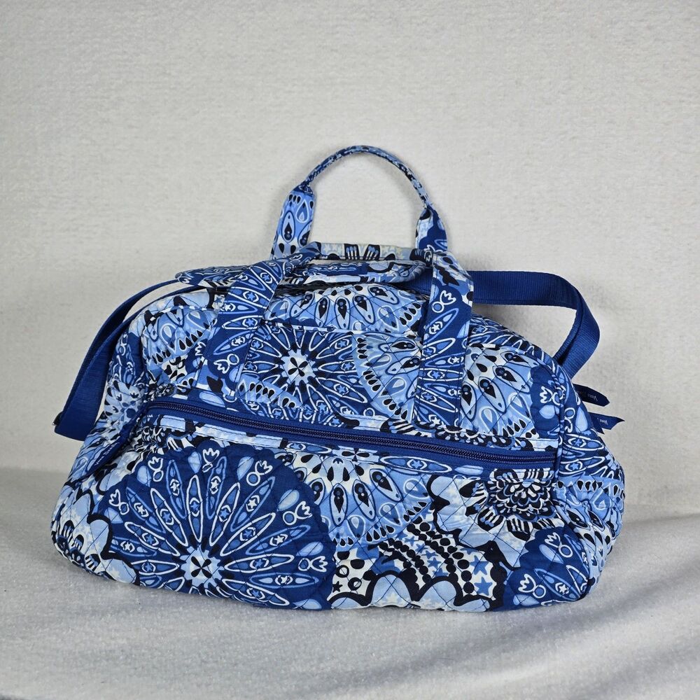 VERA BRADLEY Blue Star Medallion Iconic Grand Large Weekender Bag Starburst